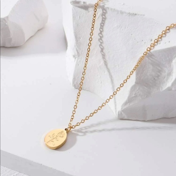 18K Gold Plated Flower Geometric Necklace - Picture 1 of 2